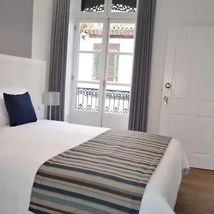Edificio Charles 204 Homestay